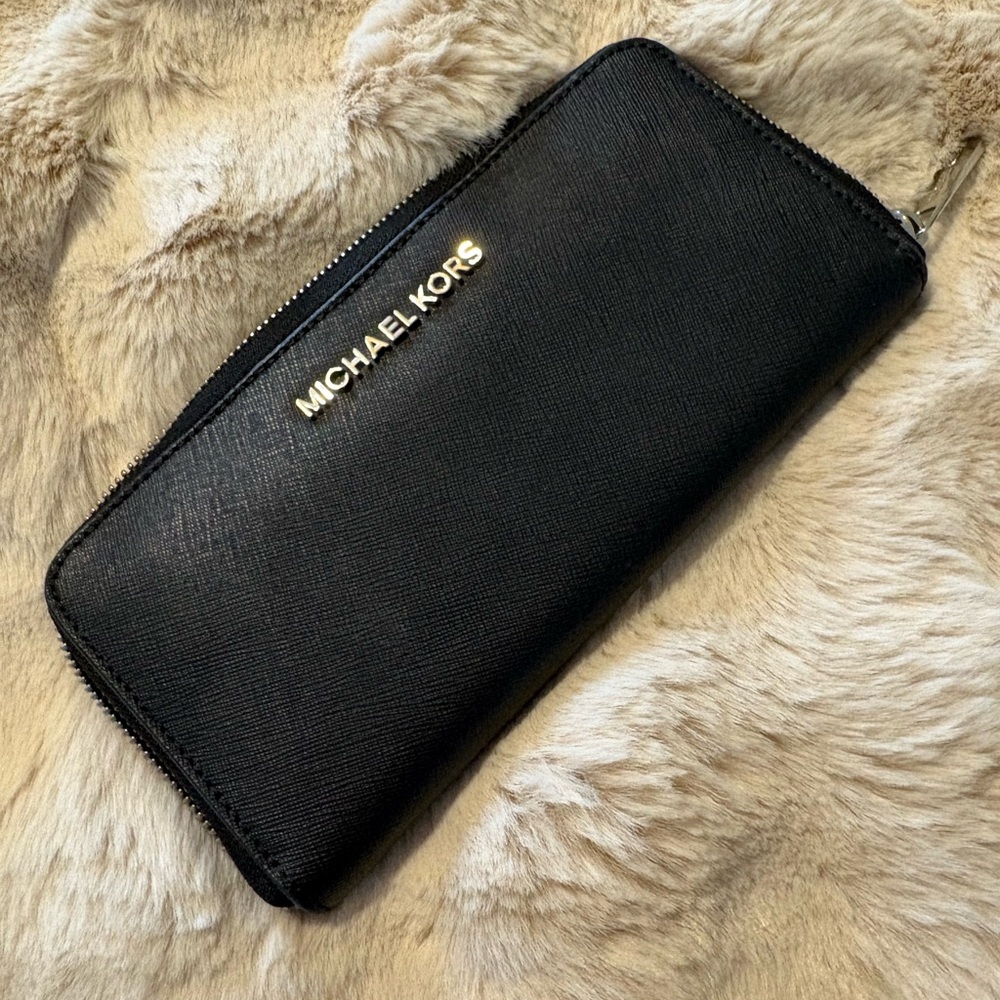 Michael Kors Saffiano Leather Zip-Around Wallet – Black